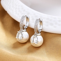 High-end Feeling Light Luxury Trendy Temperament D-letter Atmospheric Earrings 1